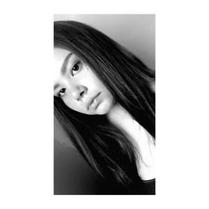 Meet your Posher, Daniela